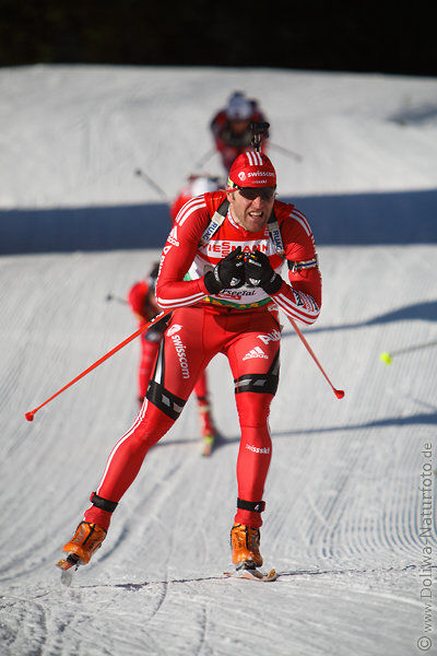 Schweizer Simmen Matthias auf Schi Biathlon Skatinglauf Weltcup Skiloipe Aktion-Portrt
