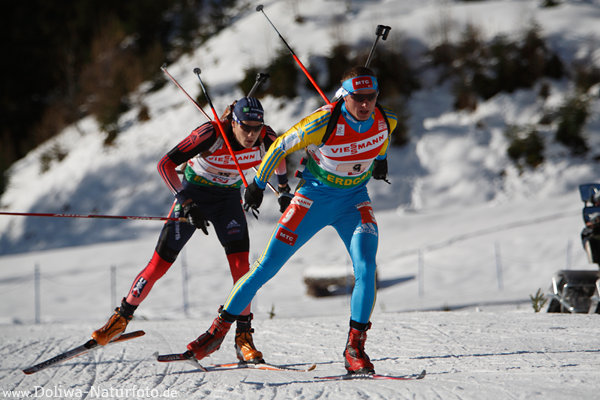 Biathlon Skaterstil Paar synchron Skilauf auf Schneeloipe