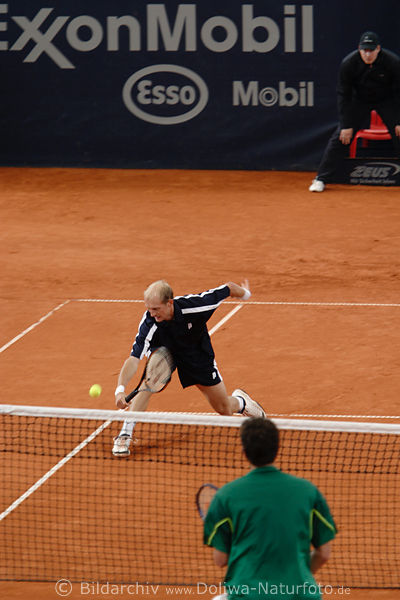 Tennismatch in Hamburg Rothenbaum, spannende Tennisszene auf Sand