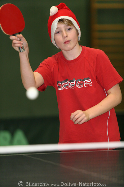 Marvin Sportfoto Tischtennis Schler am Ball