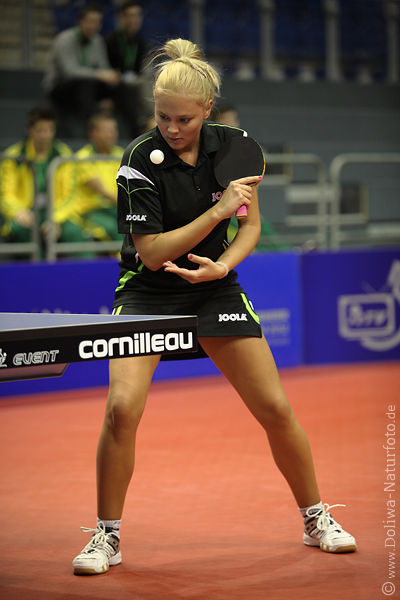 Pota Georgina Tischtennis Ungarn blonde Spielerin Pingpong Frau
