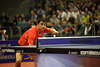 Rckhandschlag des Penholderspielers Wang Hao Tischtennisbild Chinese Aktionportrt am Ball
