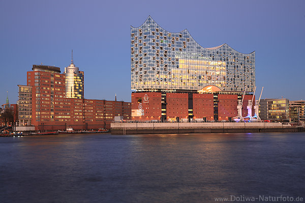 Hamburg Elbphilharmonie Nachtlichter Hafenlandschaft 2017 Architektur Panorama