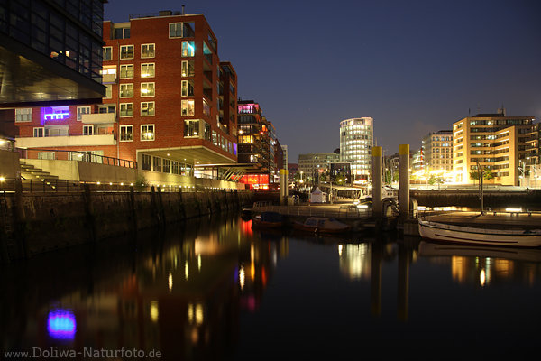 HafenCity Nachtlichter Hamburg Panorama ber Wasser Sandtorkai Huser Boote