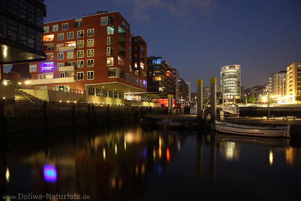 Sandtorkai Huser HafenCity Nachtlichter Hamburg Architektur Panorama ber Wasser Boote maritime Landschaft Traditionsschiffhafen