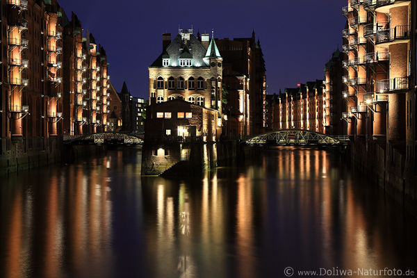 Hamburg Flutwasser Speicherstadt Nachtlichter