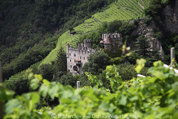 Schloss Brunnenburg Fotos Meran Landschaft Reisebilder Dorf Tirol Urlaub Ausflug