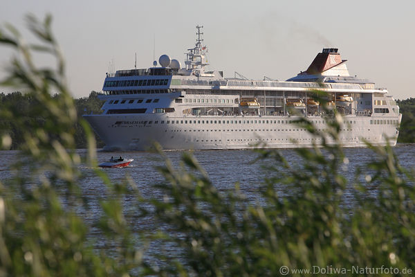Braemar Schiff Kreuzfahrt auf Elbe grner Ufer Kurs Hamburg Luxus-Meerreise