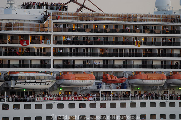 Passagiere Kabinen Queen-Mary-2 Schiffseite Kajuten mit Balkon
