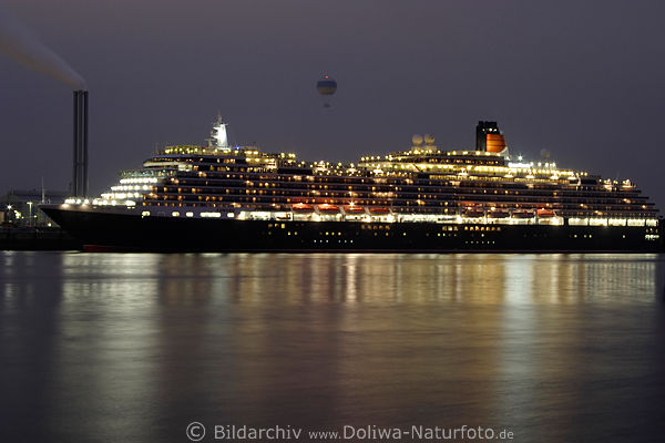 Luxusschiff Queen Victoria Ozeanriese Kreuzfahrt Hafenbesuch an Norderelbe