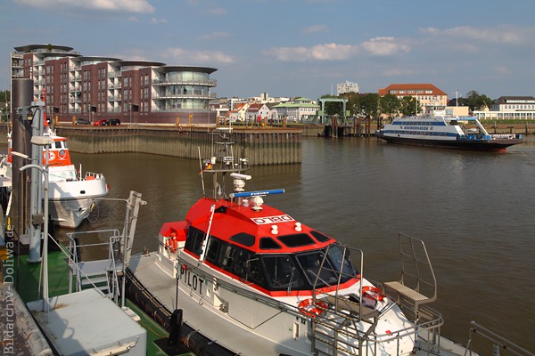 Geestebucht Bremerhaven Bild Lotsenschiffe Weserfhre Anleger fr Blexen Wasserreise nach Nordenham