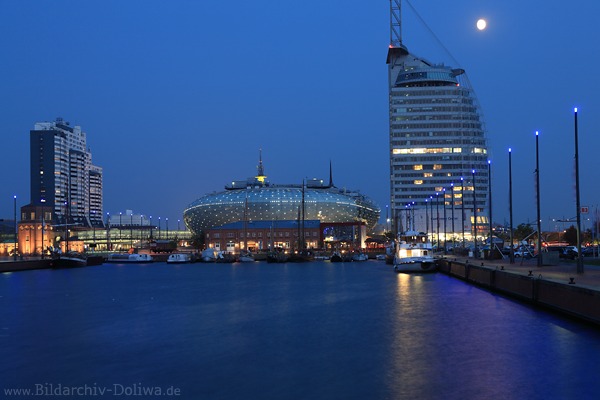 Nachtfoto Bremerhaven Mondlicht Skyline City Trme romantische Wasserpanorama