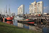 Museumshafen Panorama Foto Bremerhaven historische Schiffe Wasser U-Boot vor Hochhuser
