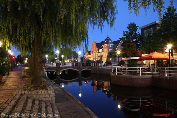 Papenburg Emskanal Nacht Laternenlicht am Wasser Brcke Ufercaf Rathaus