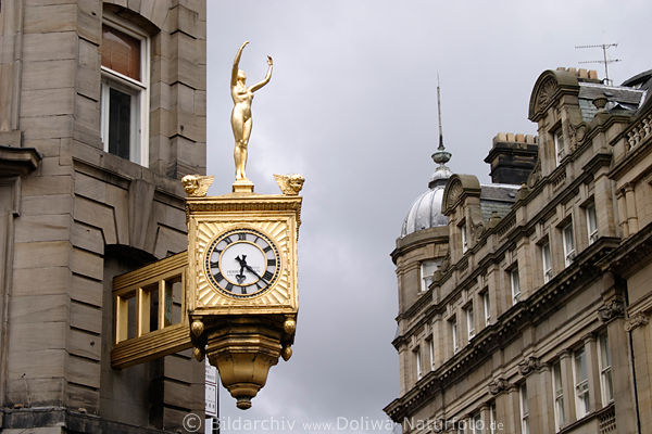 Newcastle City-Uhr Fassaden Architektur Hausgiebel Golduhr Damenstatue