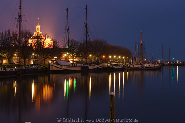 Enkhuizen Hafen Nachtlichter Panorama am IJsselmeer Wasser Jachtboote Landschaft