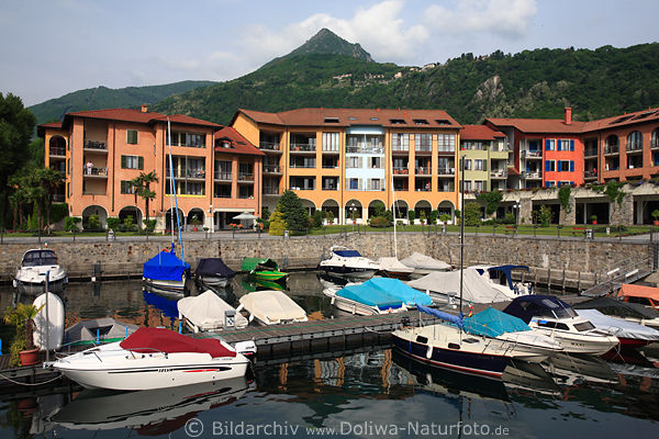 Cannero Riviera Hafen-Hotels Panorama am Maggiore-See Wasser Boote Berglandschaft