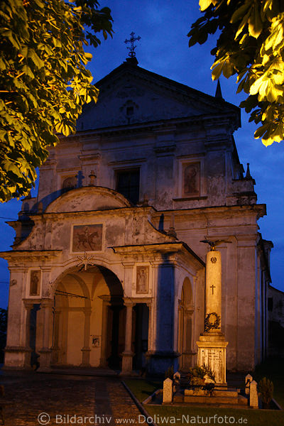 Viggiona Pfarrkirche San Maurizio Nacht Romantik Abendbeleuchtung