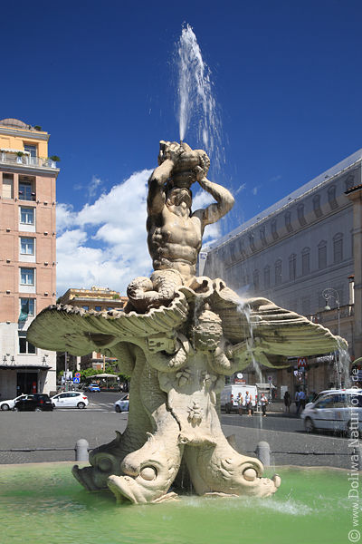 Rom Fontana del Tritone Piazza Barberini Brunnen Wasserfontne
