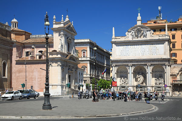 Rom Piazza San Bernando Kirche S. Maria Vittoria Fontana Pius Pontifex Maximus
