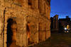 Rom Theater des Marcellus Nachtfoto antike Mauer in Rotlicht Sulen-Bauwerk