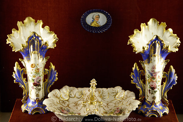 Vergoldetes Essgeschirr Porzellan Sammlung Dekorgeschirr Foto aus Trakai Museum