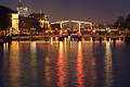 Amsterdam Brücken Schleuse-Lichter Nachtfoto Spiegelung in Wasser Romantik City-Gracht Magere Brug + Skinny Bridge