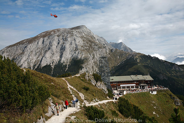 Hubschrauber ber Berg Gaststtte Jennerbahn fliegt sucht Landeplatz