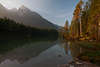 913504_Hintersee Herbstlandschaft Naturbilder Berge Wald Seeuferbume Stimmung Spiegelung in frhen Morgensonne