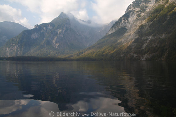 Berge Knigssee Wasserufer Naturfoto morgendliche Nebelstimmung