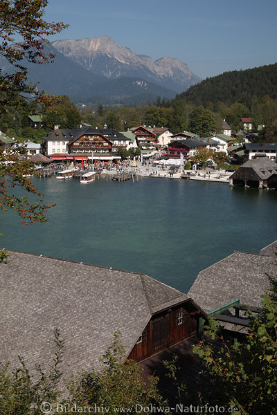 Knigsseehafen Hotels Bootshuser am Wasserufer vor Untersberg