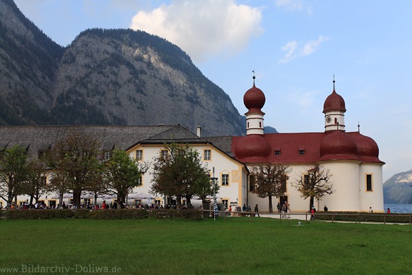 Sankt Bartholom Gasthaus Touristen Kirche am Knigsee in Foto mit Basilica am Grnufer