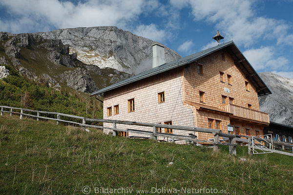 Carl von Stahlhaus Berghtte Jausenstation auf Alm