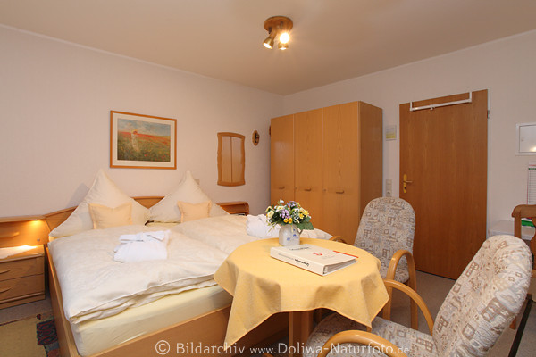 Schlafzimmer helle Raumeinrichtung Gemtlichkeit Lichter Bett Mbel