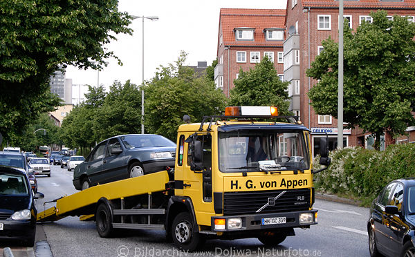 Abschleppwagen mit Parksnder-Auto Abschleppen Arbeit