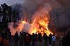 Osterfeuer Volksfest Foto am Festplatz in Bispingen, Lneburger Heide Menschen bei Feuer & Flammen