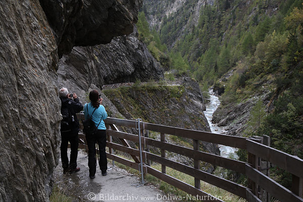 Dabaklamm Wanderpfad Felsen Wildbach Panorama im Dorfertal Bild