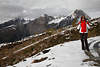 005349_Drei Gipfel Foto Wanderin Porträt Hintergrund Frau in Alpen Panorama
