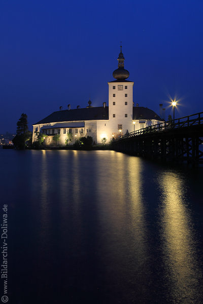 Gmunden Schloss-Orth Nachts im Traunsee