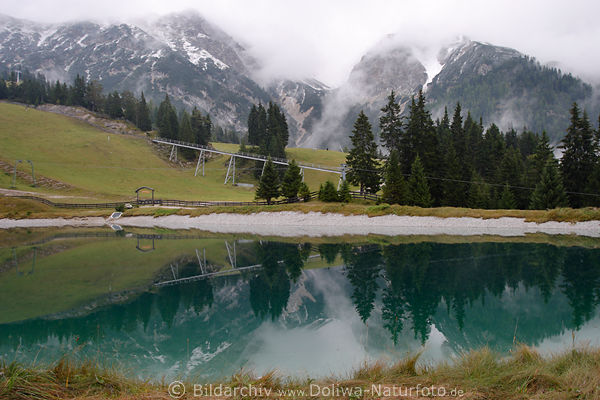 Kaltwassersee Berge Alpensee Naturfoto unterhalb Rosshütte über Seefeld