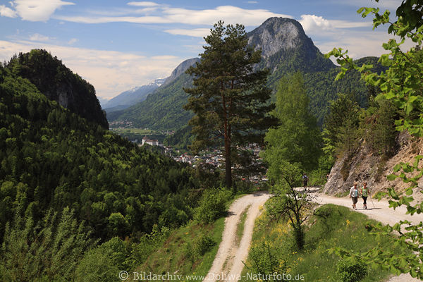 Bergweg Alpenlandschaft Kufstein Frhling Naturbild Kaisergebirge Wanderer Pendling Gipfelsicht