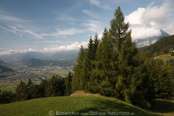 Msern Oberinntal Berglandschaft Foto Ausblick auf Inn mit Stadt Telfs in Sicht