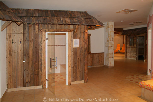 Finnische Sauna Wellnessbereich elegante Rume in Holzverkleidung SPA-Hotel Steinplatte