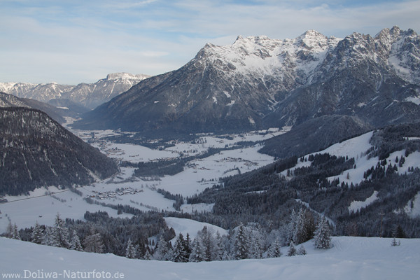 Pillerseetal in Schnee Winterlandschaft Naturbild von Buchensteinwand in 1555 m Berghhe