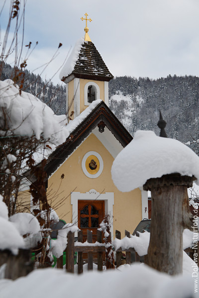 Wiesensee Kapelle in Schnee