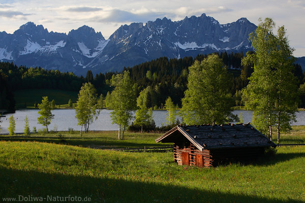 Schwarzsee Wilder-Kaiser Bergpanorama Htte Wiese Wasser grne Bume