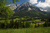 Bauernhof-Idyll Wilder-Kaiser Foto Alme Grünwiese Landschaft Bild unter Bergspitze Tuxeck