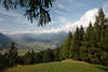 810371_ Obermieming Dorfidylle auf Bauernhof unter Mieminger Gebirge Felsen, Berg Foto