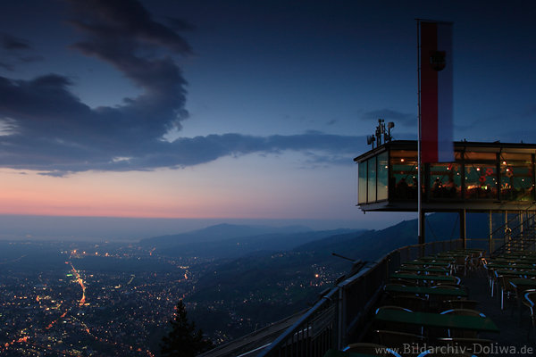 Karren Bergstation ber Dornbirn Nachtfoto Panoramarestaurant
