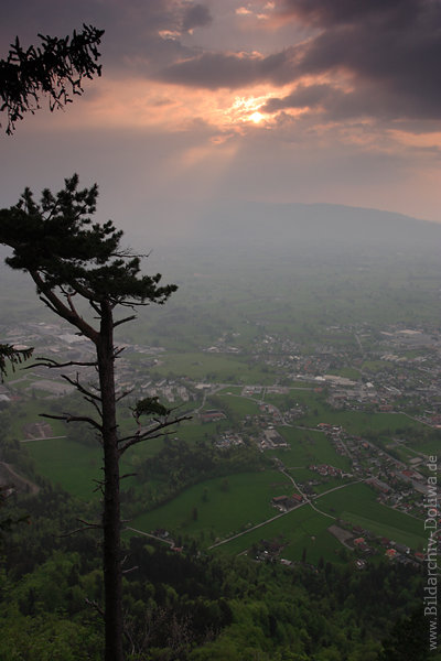 Nebel Sonnenuntergang ber Dornbirn Stadt